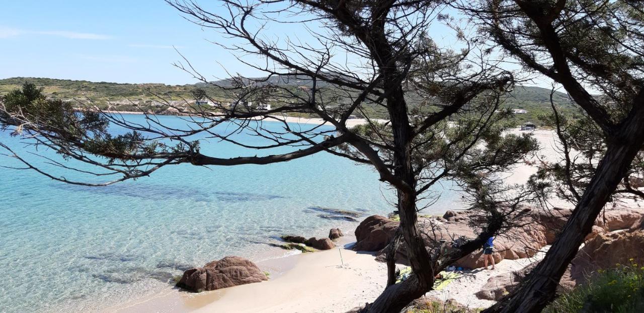 Un Angolo Di Paradiso A Pochi Passi Dal Mare Nel Villaggio Calarossa Isola Rossa Luaran gambar